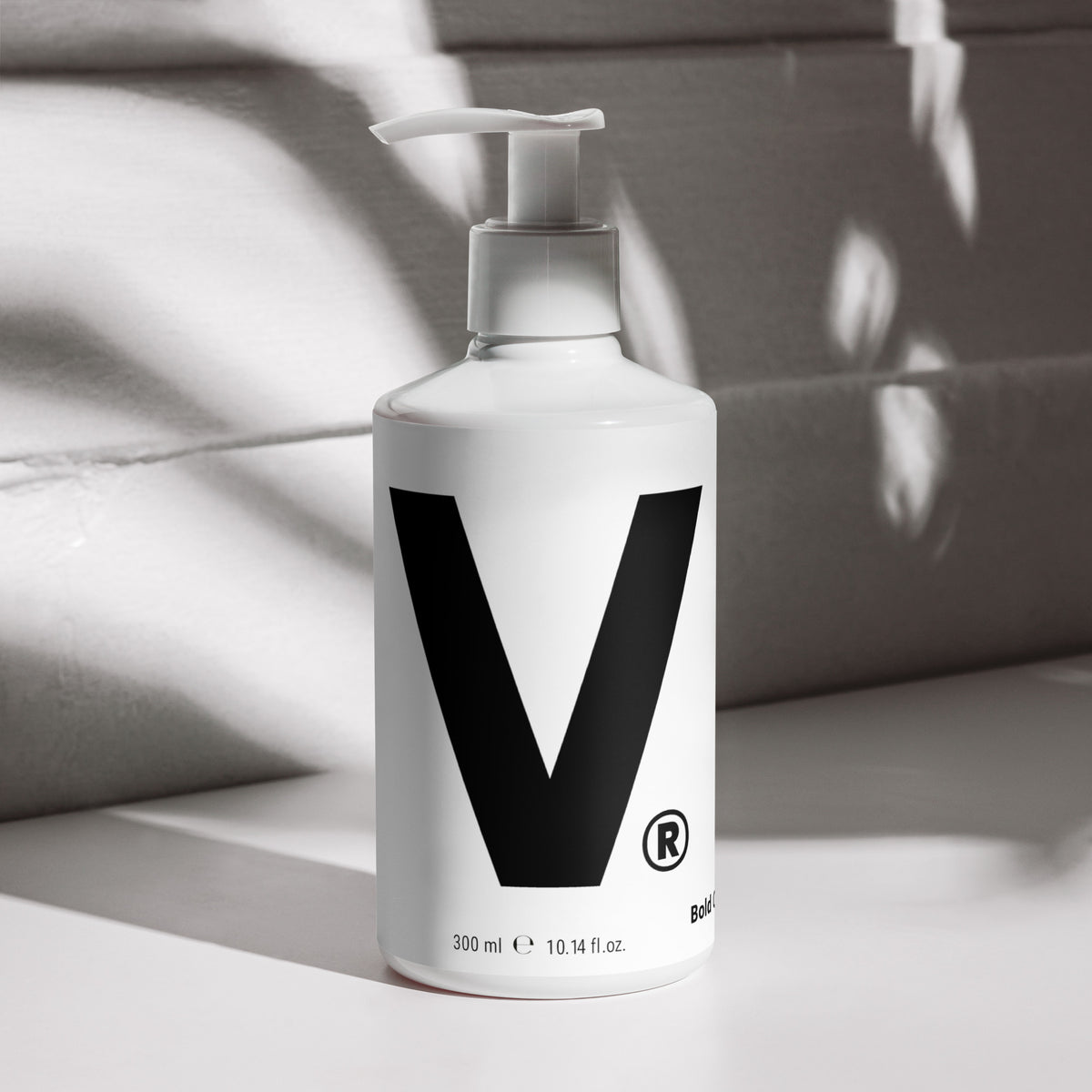Varcity Iconic V Bold Refreshing hand &amp; body wash