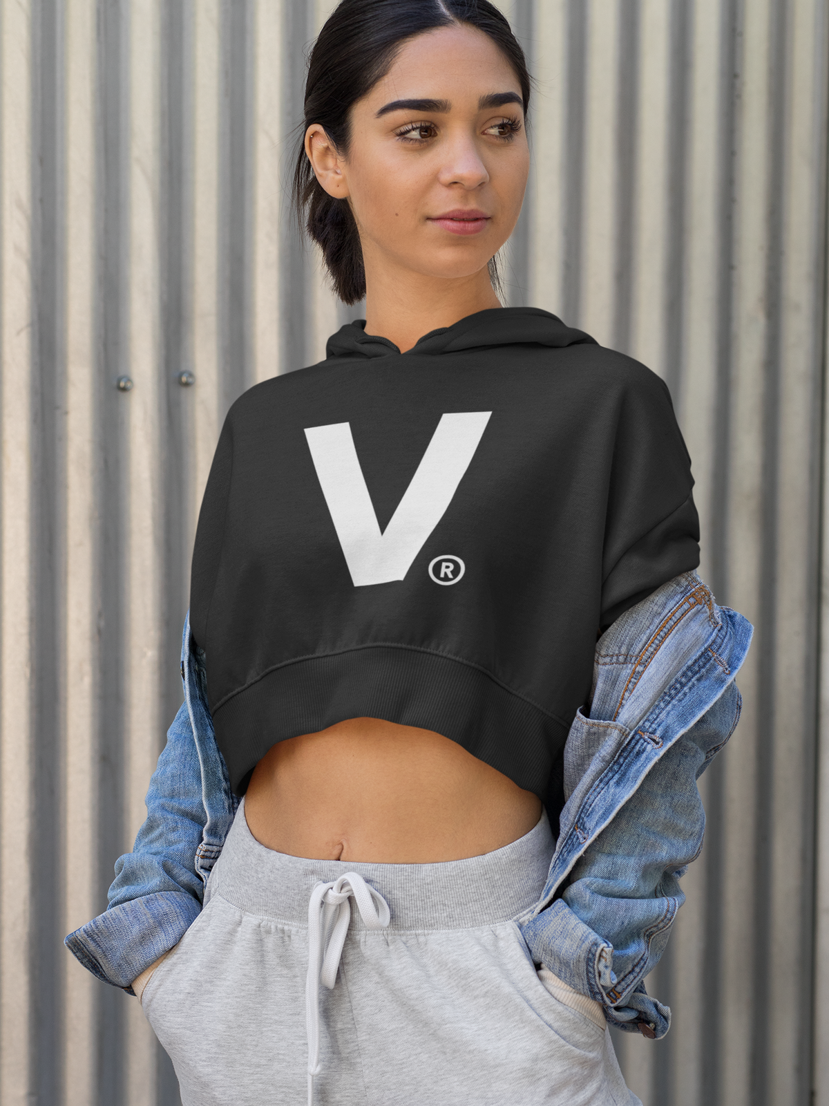 Varcity ® V Logo Ladies&#39; Cropped Oversize Hooded Sweatshirt Black