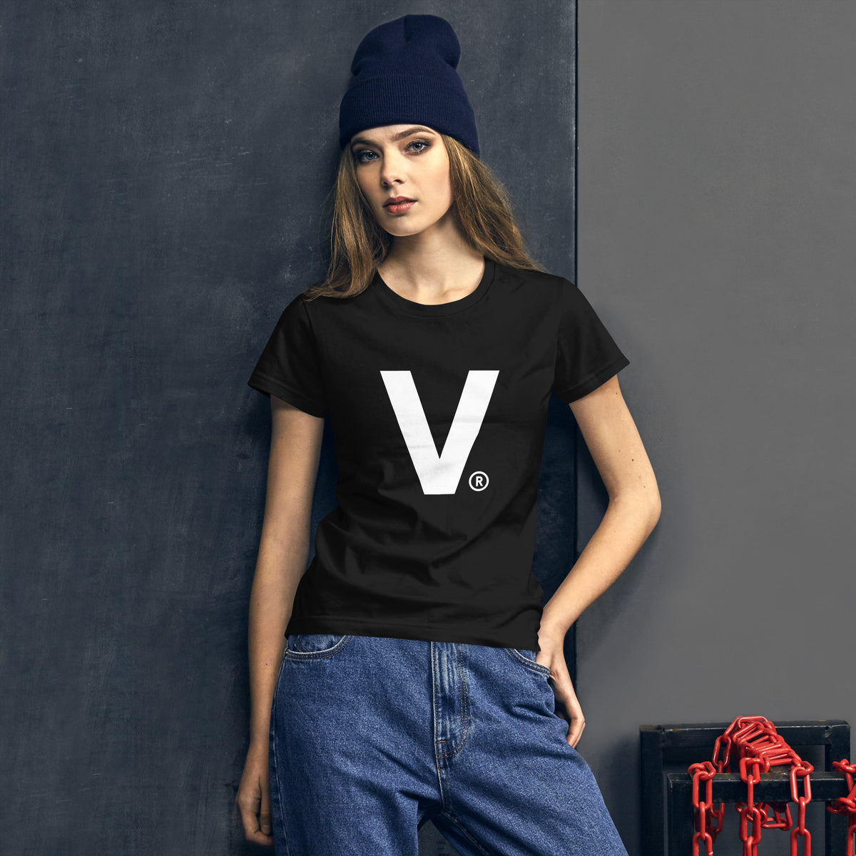 Lady Varcity Iconic V Short Sleeve T-Shirt